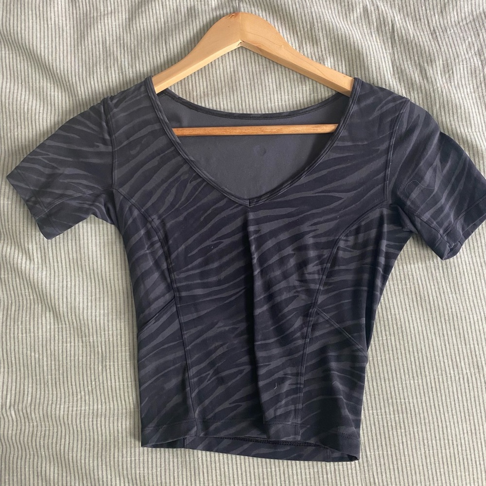 Short sleeve crop top